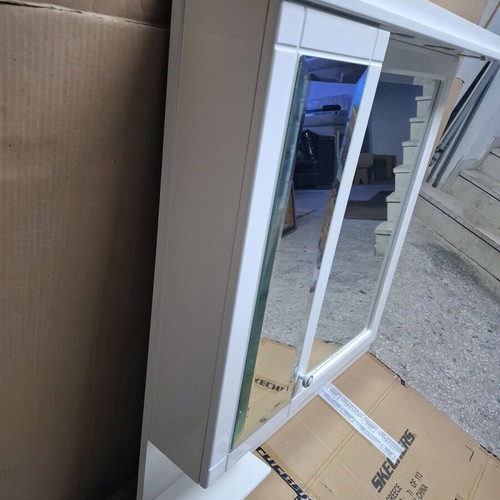 Bathroom mirror used