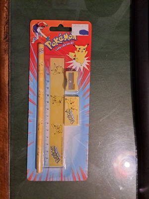 Pokemon school stationary set 2000 new with Ash and Pikachu