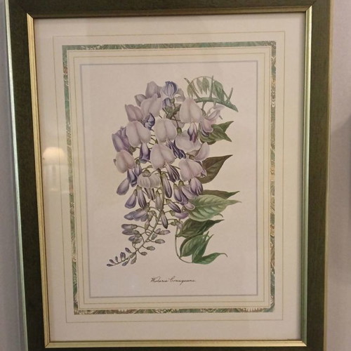 Wall frame used in good condition