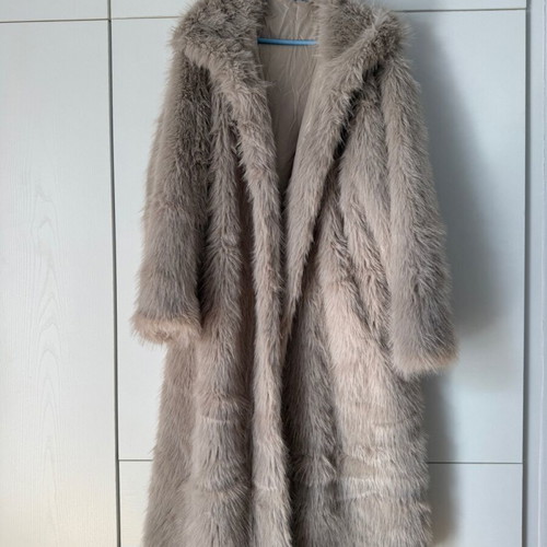 Long faux fur coat with hood beige like new, one size
