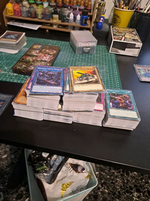 Yu Gi Oh! карти като нови, всички заедно с подарък протектори