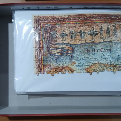 Heye puzzle The World 3000 pieces used