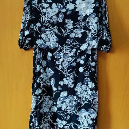 Floral dress new, size medium, black, 100% rayon