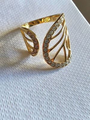 Swarovski Candy Ring like new, gold color, size 52