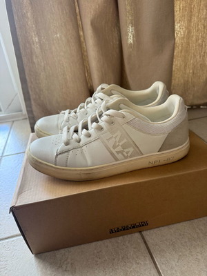 Napapijri shoes size 42 white in very bad condition