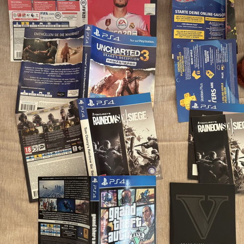 PlayStation 4 covers and leaflets used, pack without games