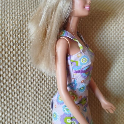 Barbie Chic doll from 2000s, like new with original clothes and shoes