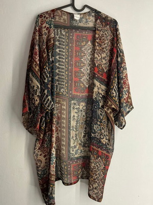 Kimono Boho Style one size like new, multicolor