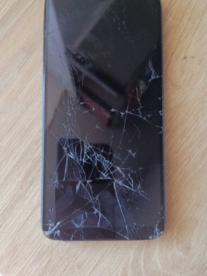 Redmi Note 8 used with cracked screen, non-functional