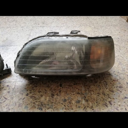 Front headlights for Honda Civic Fastback 1996 used, right damaged
