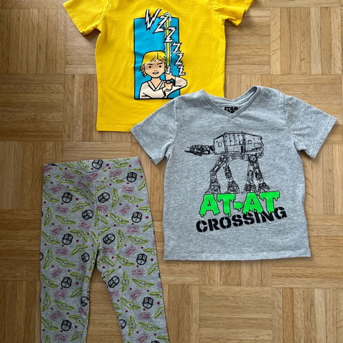 Star Wars set like new for 3 years old, 2 t-shirts and leggings