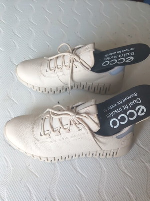Ecco shoes new, size 39, beige