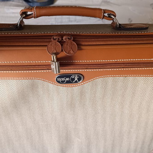 Monsac by Jaguar vintage travel bag like new, beige faux leather