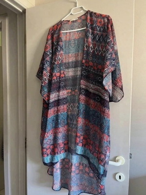 Boho kimono Oxxo one size like new, colorful summer cover-up