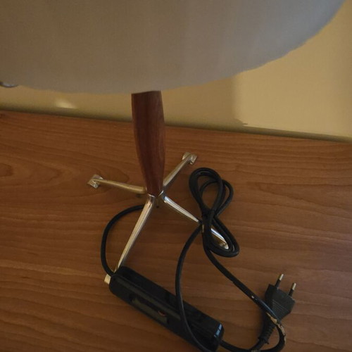 Artemide table lamp like new, satin glass wood metal