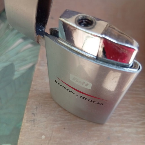 Benson & Hedges Lighter like new, jet flame, silver matte