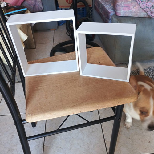 Decorative wall shelves like new, set of two, 22x22cm and 18x18cm
