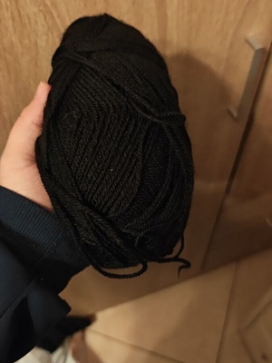 Knitting yarn like new, black color