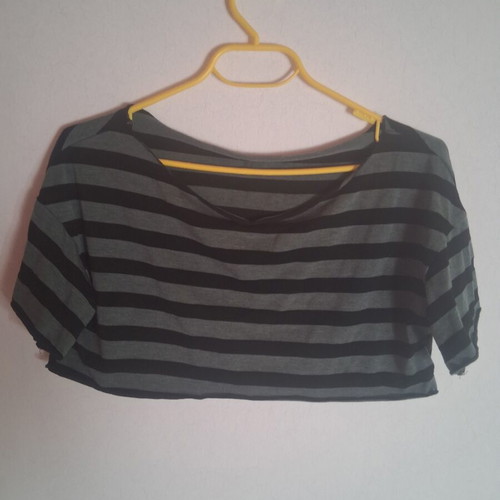 Crop top like new, black and gray, size S
