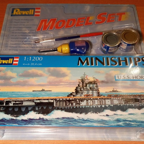 Revell model ship set with 4 ships and painting accessories