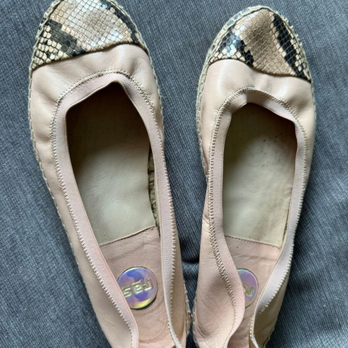 Ras pink leather ballet flats used with snake cap toe size 40