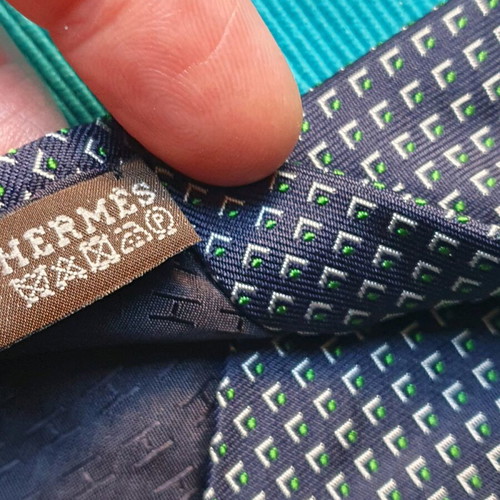 Hermès vintage tie in dark blue, like new