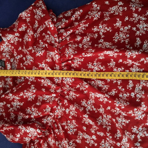 Blouse with adjustable straps large, in good condition