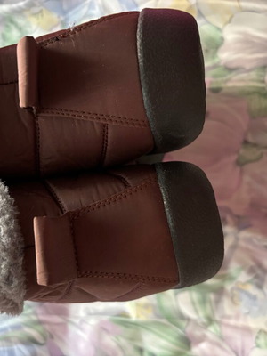 Fur boots new with inner fur, size 41