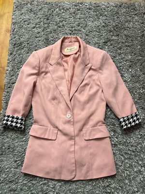 Women's Fitted Blazer Used Pink With 3/4 Sleeves