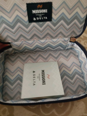 Μπλε νεσεσέρ Missoni σε άριστη κατάσταση χωρίς φθορές