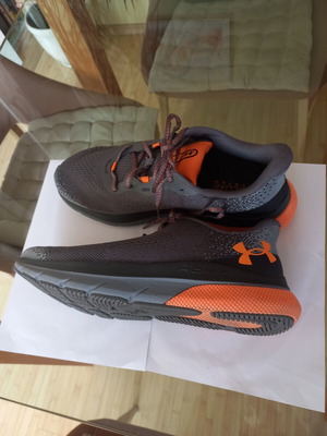 Маратонки Under Armour UA HOVR Turbulence 2 като ново, размер 46, сиви