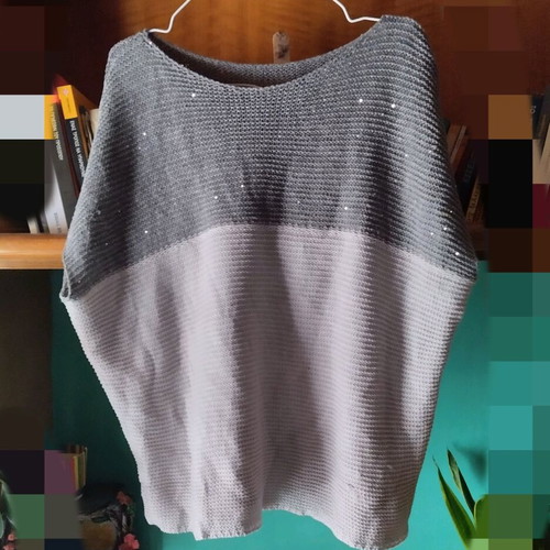 Knitted summer blouse like new, one size