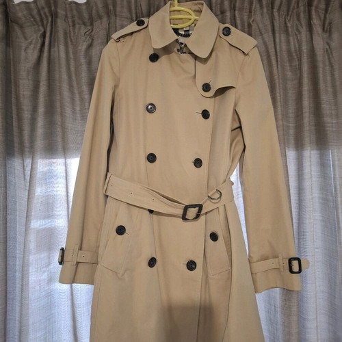 Burberry women's beige trench coat, size 40 Italian, 6 USA
