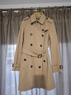 Burberry γυναικεία καμπαρντίνα σαν καινούργια, μέγεθος 40 Ιταλικό, μπεζ