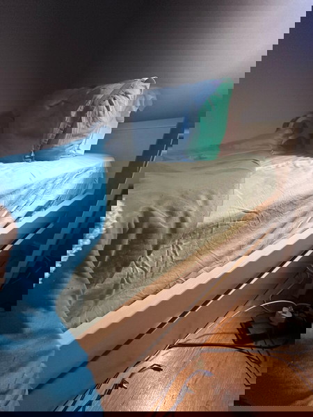 Κρεβάτι μονό με δεύτερο κρεβάτι από κατω