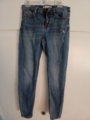 Stradivarius jeans skinny low waist used, blue with rips, size L