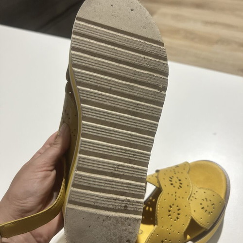 Carmela Footwear women's sandals like new, size 37, yellow leather