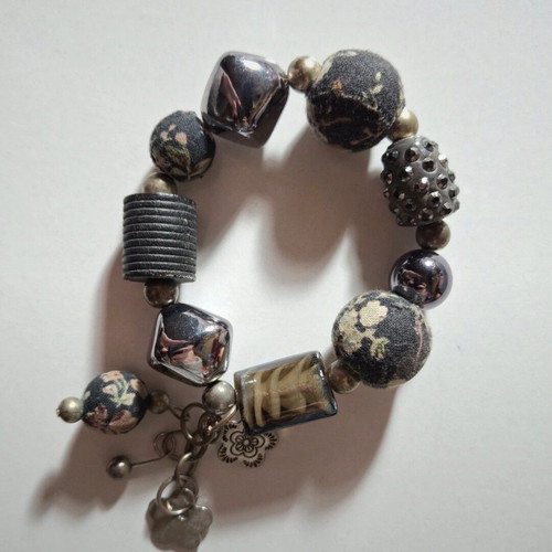 Accessorize necklace and bracelet set like new, multicolor