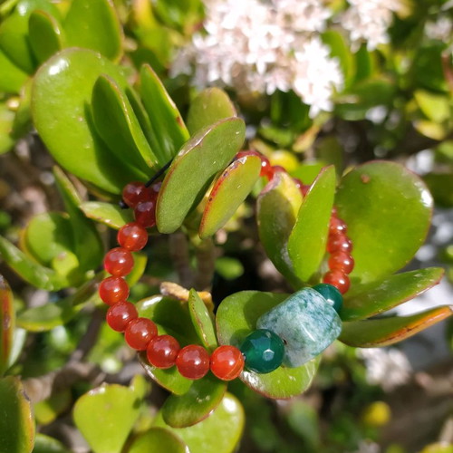 Handmade bracelet with semi-precious stones