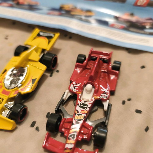 Hot Wheels mystery models Formula 1 and Formula flashback like new x2
