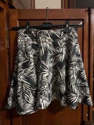 Skirt size S/M used, worn few times