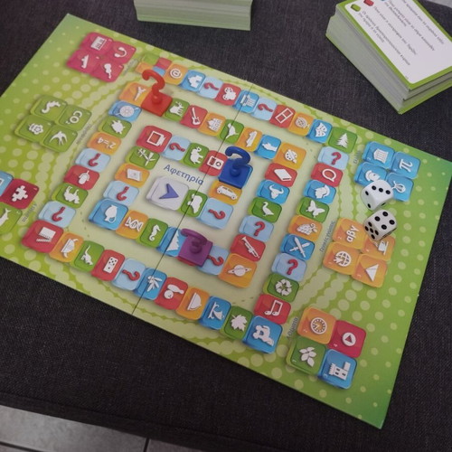 Board game "Who? Where? When? Why?" like new, knowledge quiz for kids