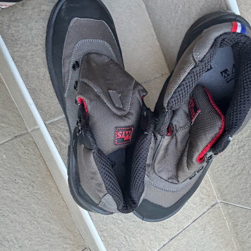 Safety shoes French origin new, with front steel toe