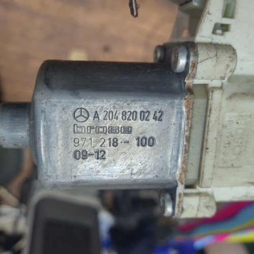 Electric window motor front right A2048200242 for Mercedes-Benz C-class (W204) C 180 used