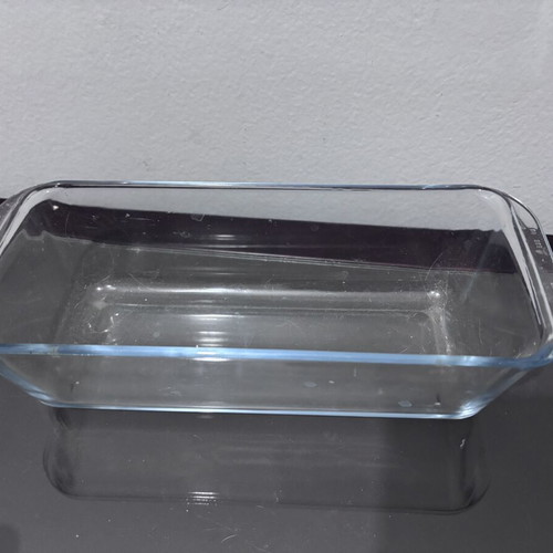 Glass Heat-Resistant Baking Dish like new, 0.28cm x 0.07cm