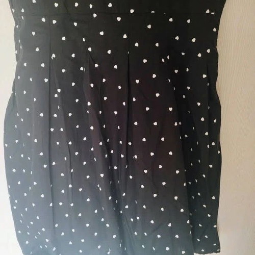 Short dress with zipper and white hearts used, size 40