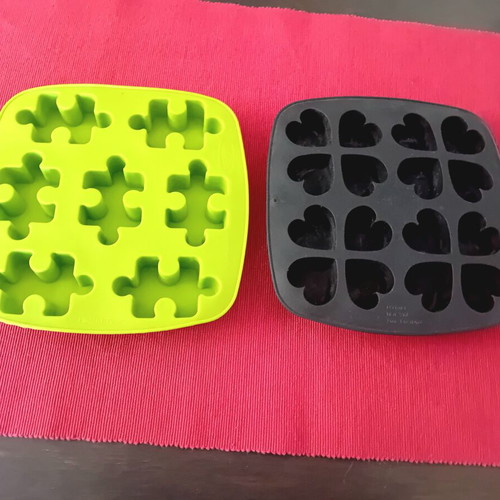 Silicone Ice Cube Trays pack of 2, green and black, like new, IKEA