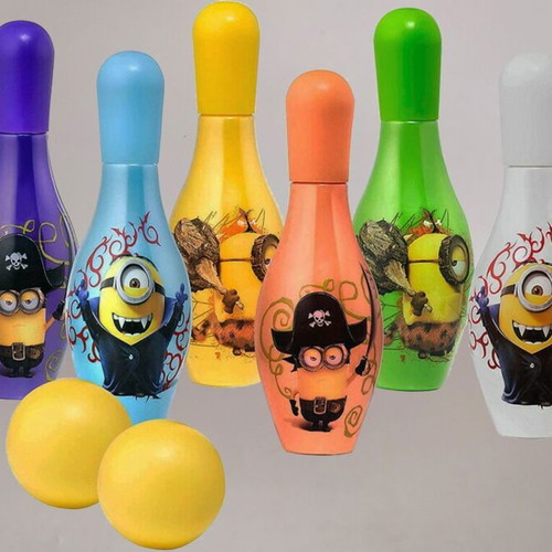 Minions bowling set used, 6 pins and 2 plastic balls