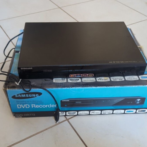 Samsung DVD Recorder DVD Player used with 160 GB hard drive HR773