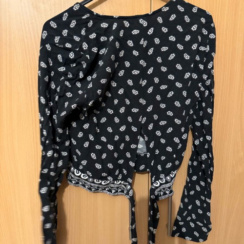 H&M Black Wrap Top With Paisley Pattern S Size Like New